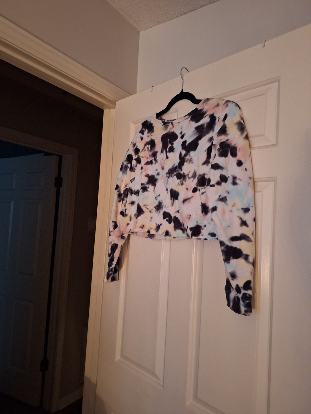 Colsie Tie-Dye Crop Pajama Top in Black, Pink & Yellow